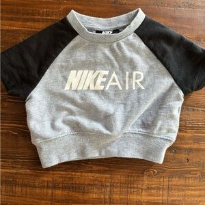 Nike cropped shirt 1-2 years